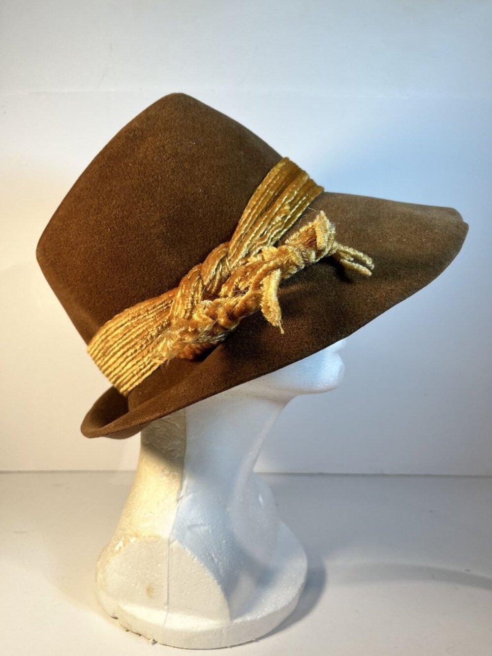Vintage Ladies Church Steampunk Hat Velour Boho Mod Theater Cosplay READ